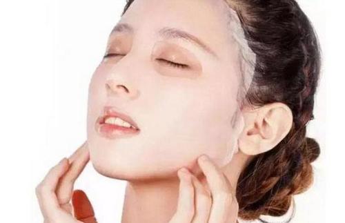 晚上如何护肤 女性睡前护肤妙招  第1张