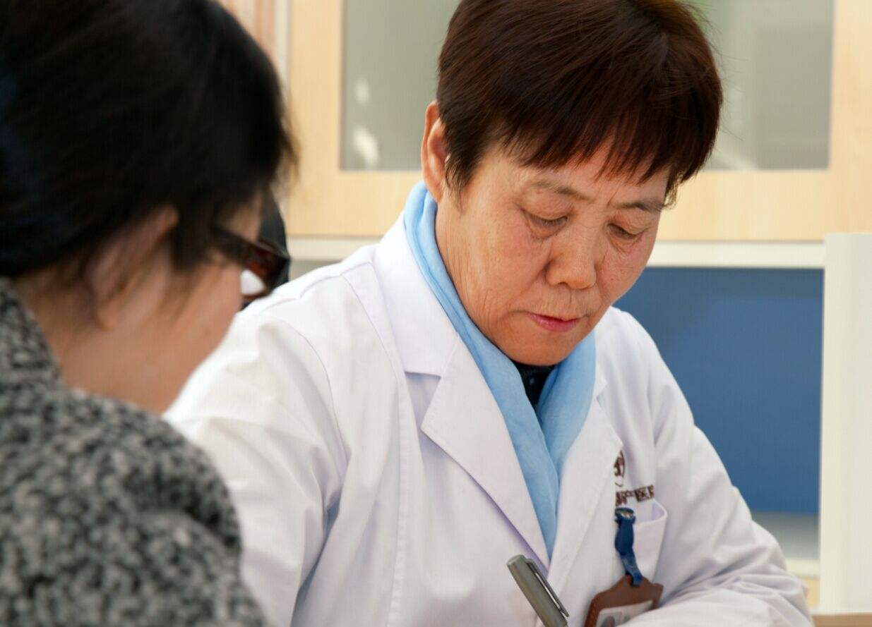 孕妇胃疼呕吐吃什么好