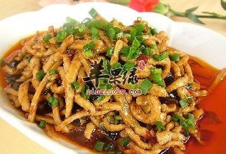 枸杞肉丝和木耳冬瓜三鲜汤适合大雪食用