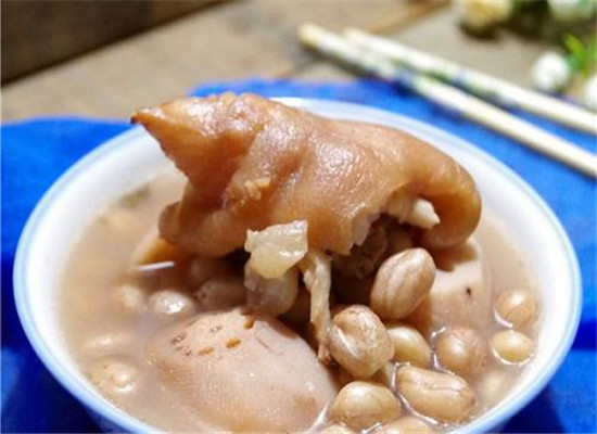 女性经期喝什么丰胸_饮食