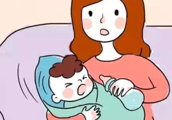 如何预防新生儿睡觉打嗝  第3张