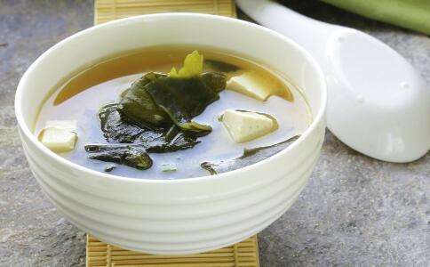 秋季喝汤能润燥 推荐最佳煲汤食物  第4张