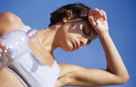 夏季出汗多怎么办 不能急于擦干  第2张