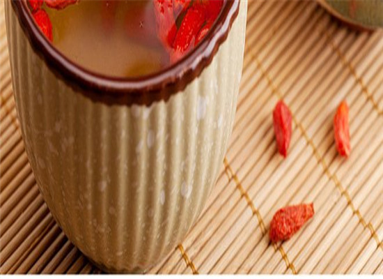 眼疲劳怎么办 夏季喝茶保护眼睛  第1张