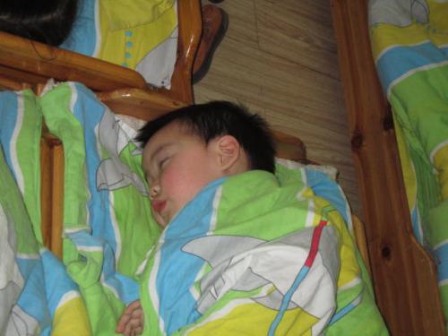 如何正确的引导幼儿午睡