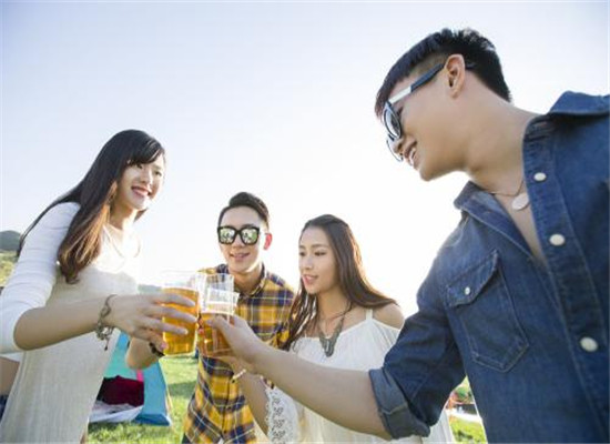 女人喝啤酒会胖吗 预防喝啤酒肥胖  第2张