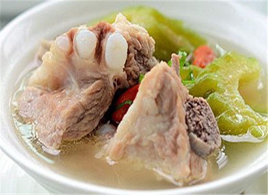 孕妇可以喝苦瓜排骨汤吗