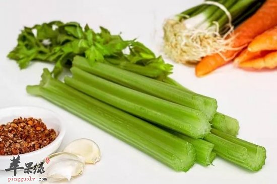 夏季多吃这些食物 祛暑清热还防病  第1张