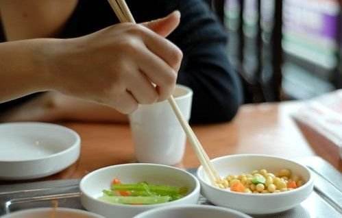 春季养生多吃豆芽 多运动保护肝脏  第4张