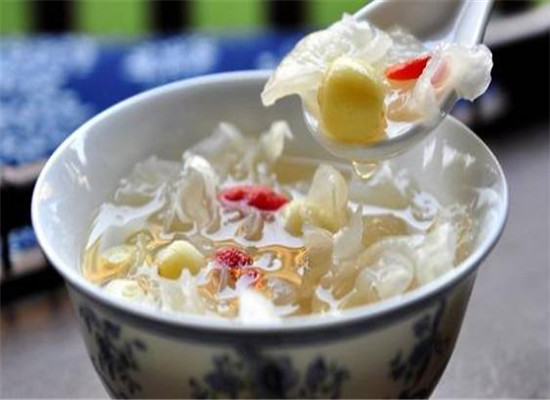 孕妇怀孕初期吃什么补血_推荐食谱