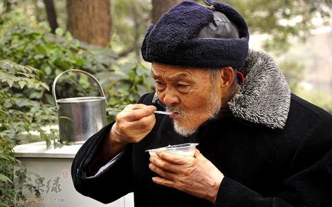 来看看老年人喝粥的一些好处  第3张
