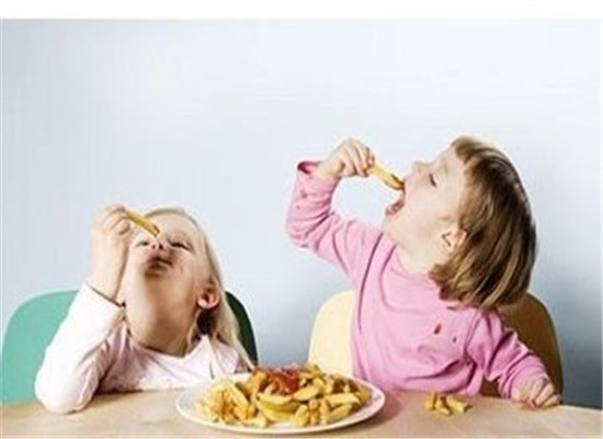 宝宝怎么吃零食健康_注意事项