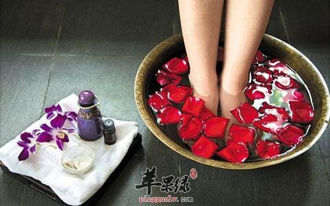 冬季泡脚能养生 注意细节才健康  第1张