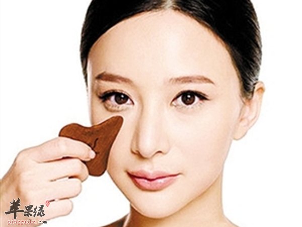 冬季面部刮痧养生 让您拥有美丽  第1张