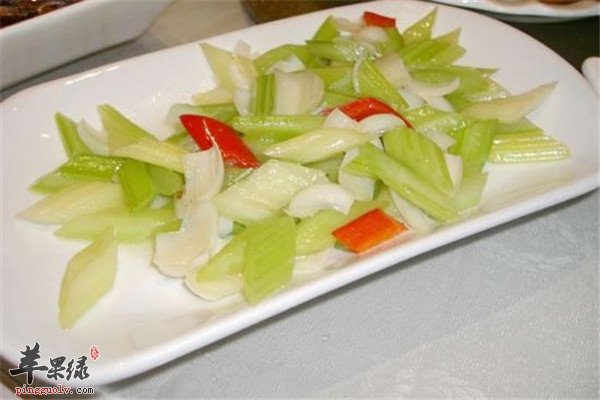 脆辣西芹——夏季开胃菜利尿消肿  第3张