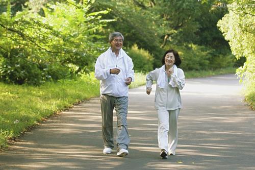 老人快走要注意什么  第4张