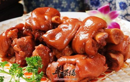 饮食预防鱼尾纹 女性要经常吃  第3张