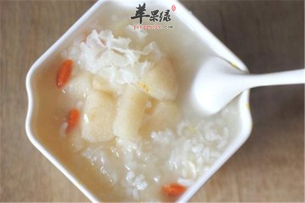 秋分养生少不了 百合粥银耳汤  第1张