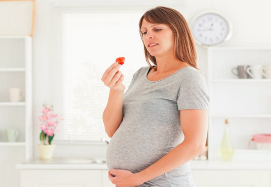孕妇可以吃草莓吗_孕妇可以多吃草莓吗_孕妇吃草莓的好处_吃多了会发胖吗_食谱推荐