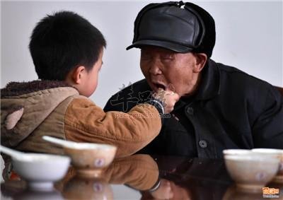 来看看老年人喝粥的一些好处
