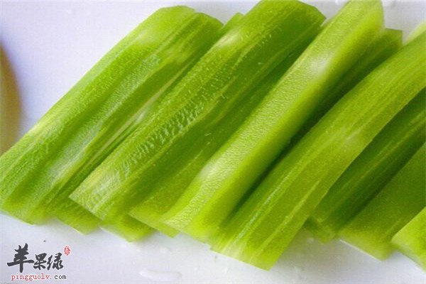 夏季多吃点苦味菜 推荐油麦菜苦瓜莴苣  第4张