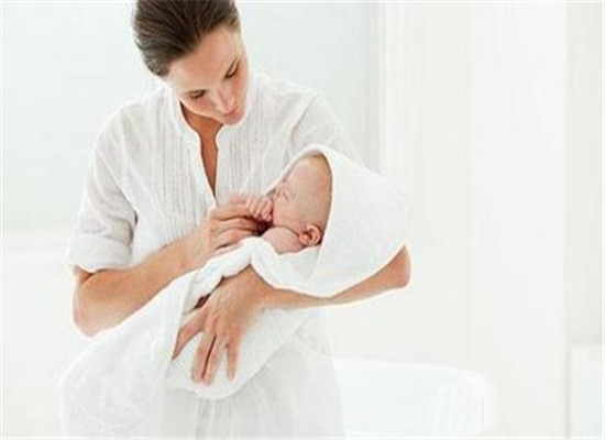 新生儿母乳喂养方法是什么