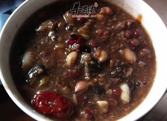小雪天气喝黑芝麻红枣粥补肾养血  第4张