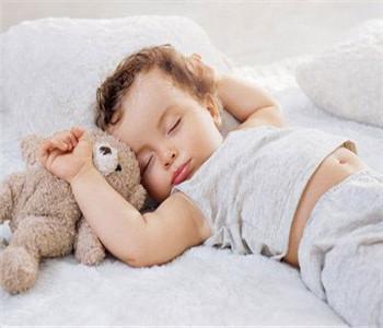 为什么宝宝出现睡眠浅的情况  第1张