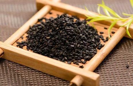 女性吃哪些食物可以改善肌肤