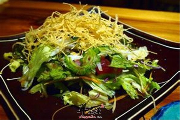 春季吃苦瓜 祛痘降火清除自由基  第1张
