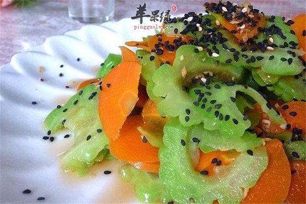 葱油苦瓜胡萝卜——夏季开胃祛湿  第3张