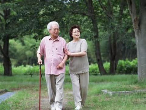 老人如何保持健康愉快  第2张
