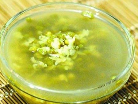 夏季如何清心解暑 闭目养神深呼吸  第1张